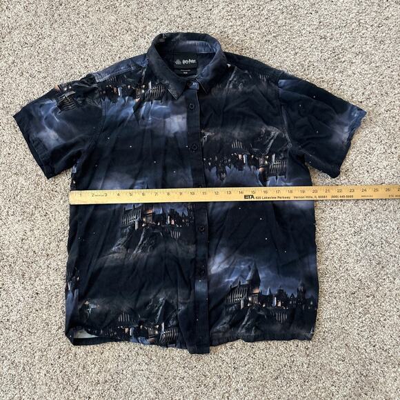 Harry Potter Hogwarts Button Down Shirt Wizarding World Size Small - Picture 3 of 5